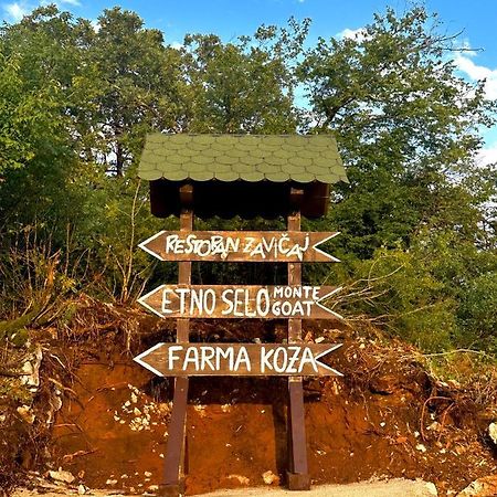 Hotel Etno Selo Montegoat à Nikšić Extérieur photo
